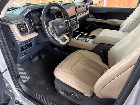 Used 2024 Ford Expedition Max Limited AWD/4WD image 2