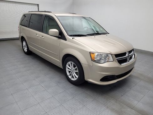 Used 2016 Dodge Grand Caravan SXT FWD image 11