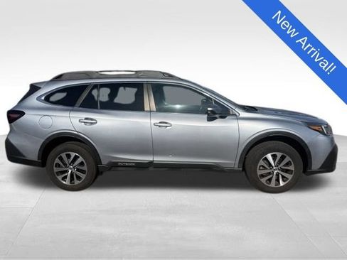 Used 2020 Subaru Outback Premium w/ Popular Package #1 AWD/4WD image 8