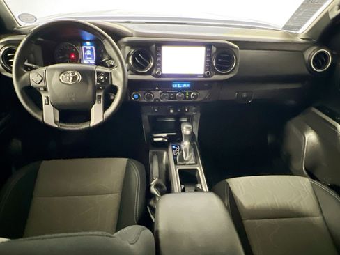 Used 2022 Toyota Tacoma TRD Off-Road image 30