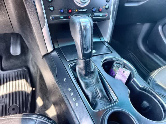 Used 2016 Ford Explorer Limited w/ Equipment Group 301A FWD image 16