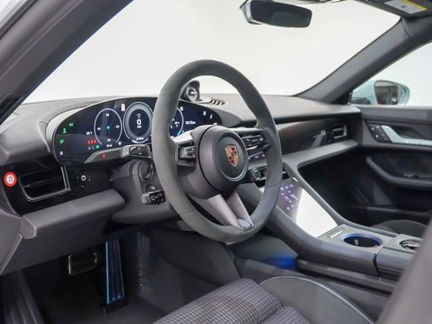 New 2026 Porsche Taycan image 4