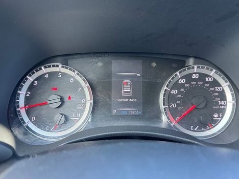 Used 2022 Toyota Highlander LE AWD/4WD image 35