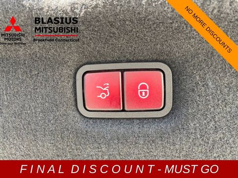 Used 2022 Mercedes-Benz SL 55 AMG 4MATIC w/ Driver Assistance Package image 32