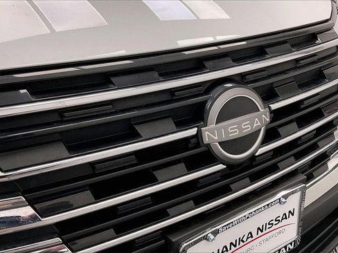 Certified 2024 Nissan Rogue SV image 25