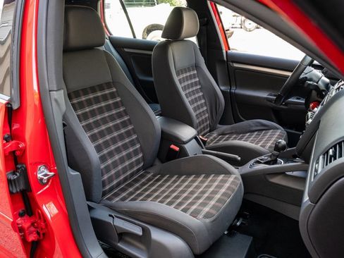 Used 2009 Volkswagen GTI 4-Door FWD image 26