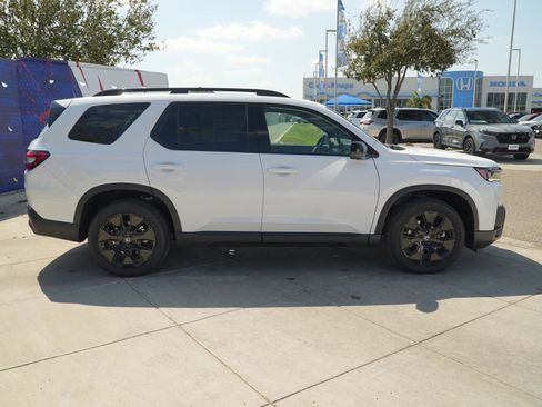 New 2026 Honda Pilot Black Edition image 4