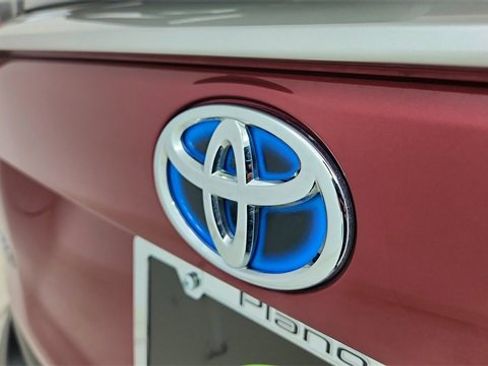 Used 2019 Toyota RAV4 Limited image 16