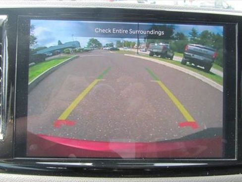 Certified 2025 Chrysler Pacifica Select FWD image 24