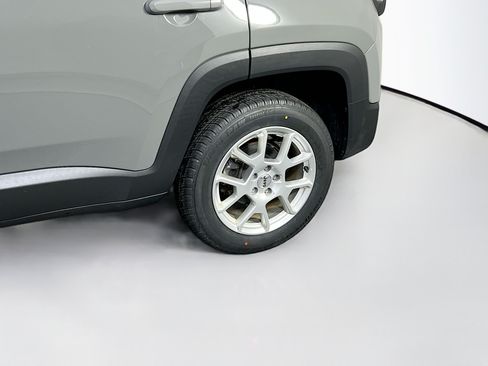 Used 2022 Jeep Renegade Latitude w/ Convenience Group AWD/4WD image 30