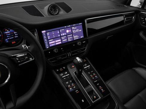 New 2026 Porsche Macan image 33