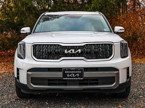 Certified 2023 Kia Telluride EX w/ EX Captain's Chair Package image 2