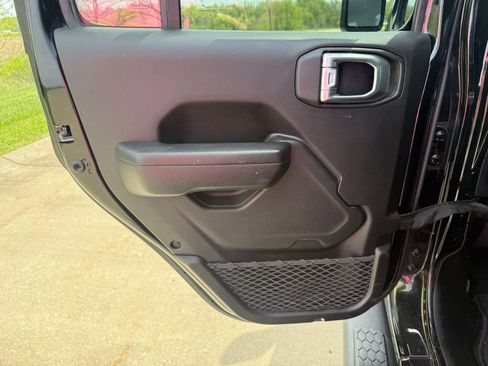 Used 2023 Jeep Wrangler Unlimited Sport AWD/4WD image 12
