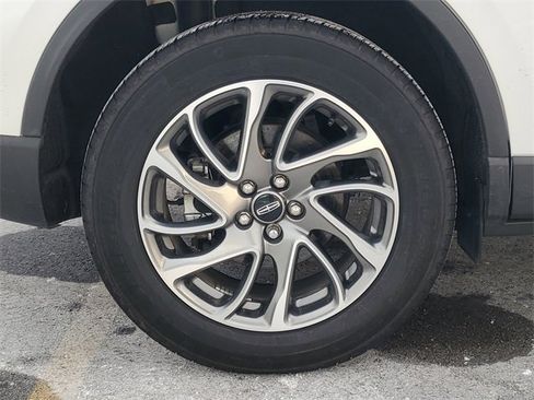 Certified 2022 Lincoln Corsair AWD w/ Equipment Group 101A image 9