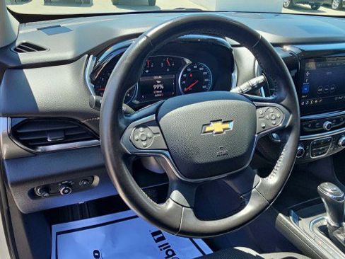 Used 2020 Chevrolet Traverse LT FWD image 11