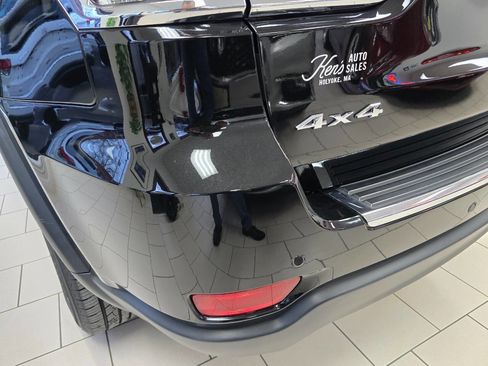 Used 2021 Jeep Grand Cherokee Limited image 15