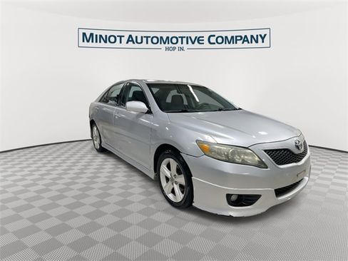 Used 2011 Toyota Camry SE w/ SE Extra-Value Pkg #1 image 2