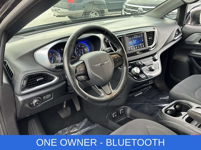 Used 2019 Chrysler Pacifica Touring Plus w/ S Appearance Package FWD image 2