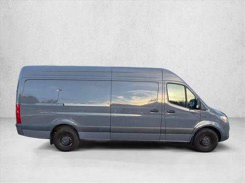 Used 2024 Mercedes-Benz eSprinter 170 Cargo image 4