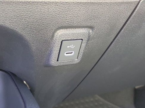 Used 2025 Toyota Corolla LE image 27