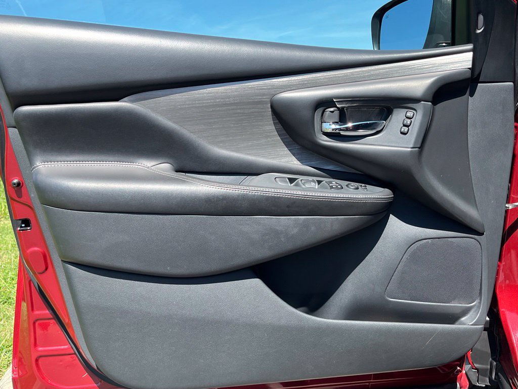 Used 2018 Nissan Murano SL w/ Moonroof Package FWD image 16
