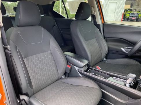 Used 2024 Nissan Kicks SV FWD image 9