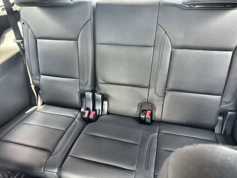 Used 2022 Chevrolet Tahoe Z71 w/ Luxury Package AWD/4WD image 32