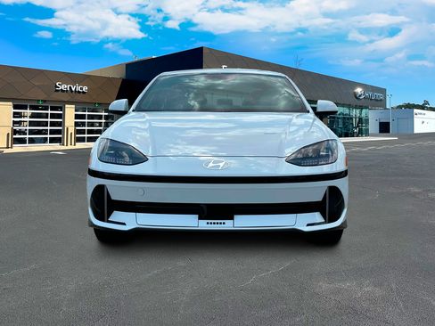 New 2024 Hyundai Ioniq 6 SEL AWD/4WD image 13