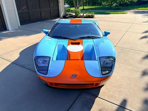 Used 2006 Ford GT RWD image 65