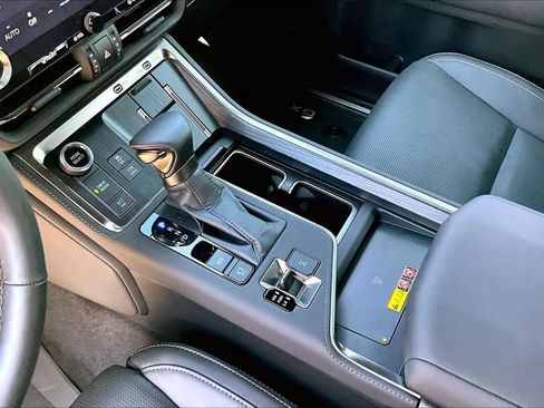 Used 2025 Lexus GX 550 w/ Accessory Package (Z1) image 17