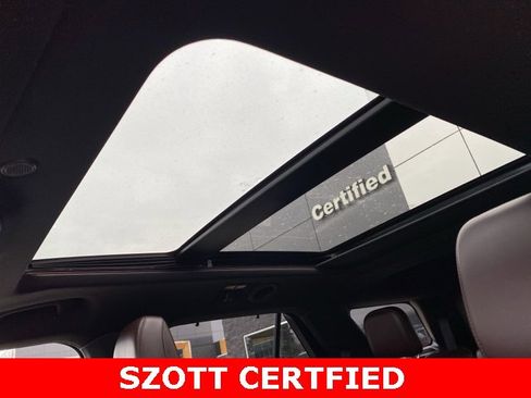 Used 2020 Ford Explorer Platinum w/ Premium Technology Package image 16