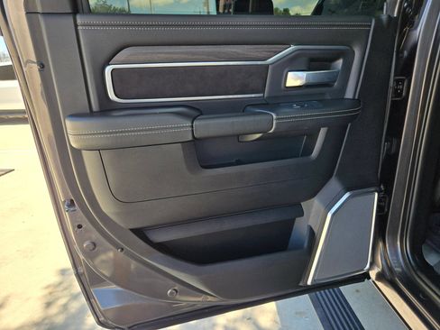 Used 2025 RAM 3500 Laramie AWD/4WD image 21
