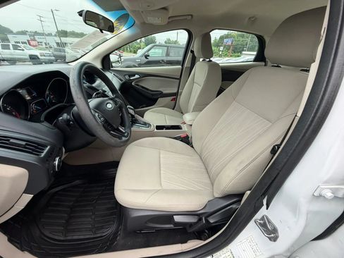 Used 2018 Ford Focus SE FWD image 19
