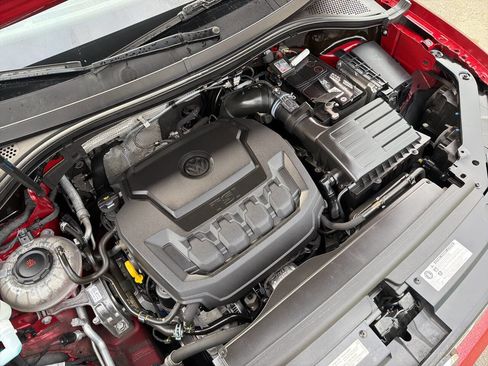 Used 2018 Volkswagen Tiguan SEL image 16