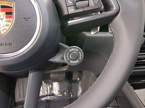 Used 2026 Porsche Macan image 18