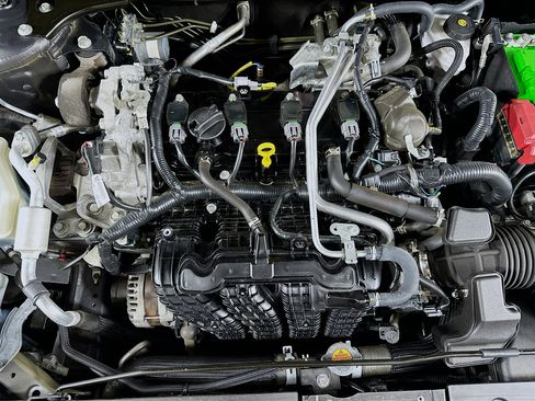 Used 2024 Nissan Altima 2.5 SV image 31