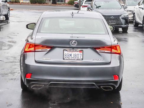 Used 2017 Lexus IS 200t image 3