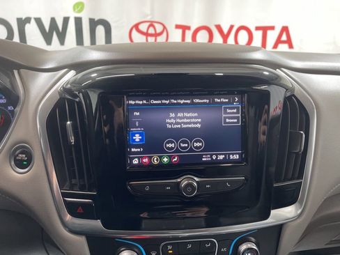 Used 2020 Chevrolet Traverse LT image 25