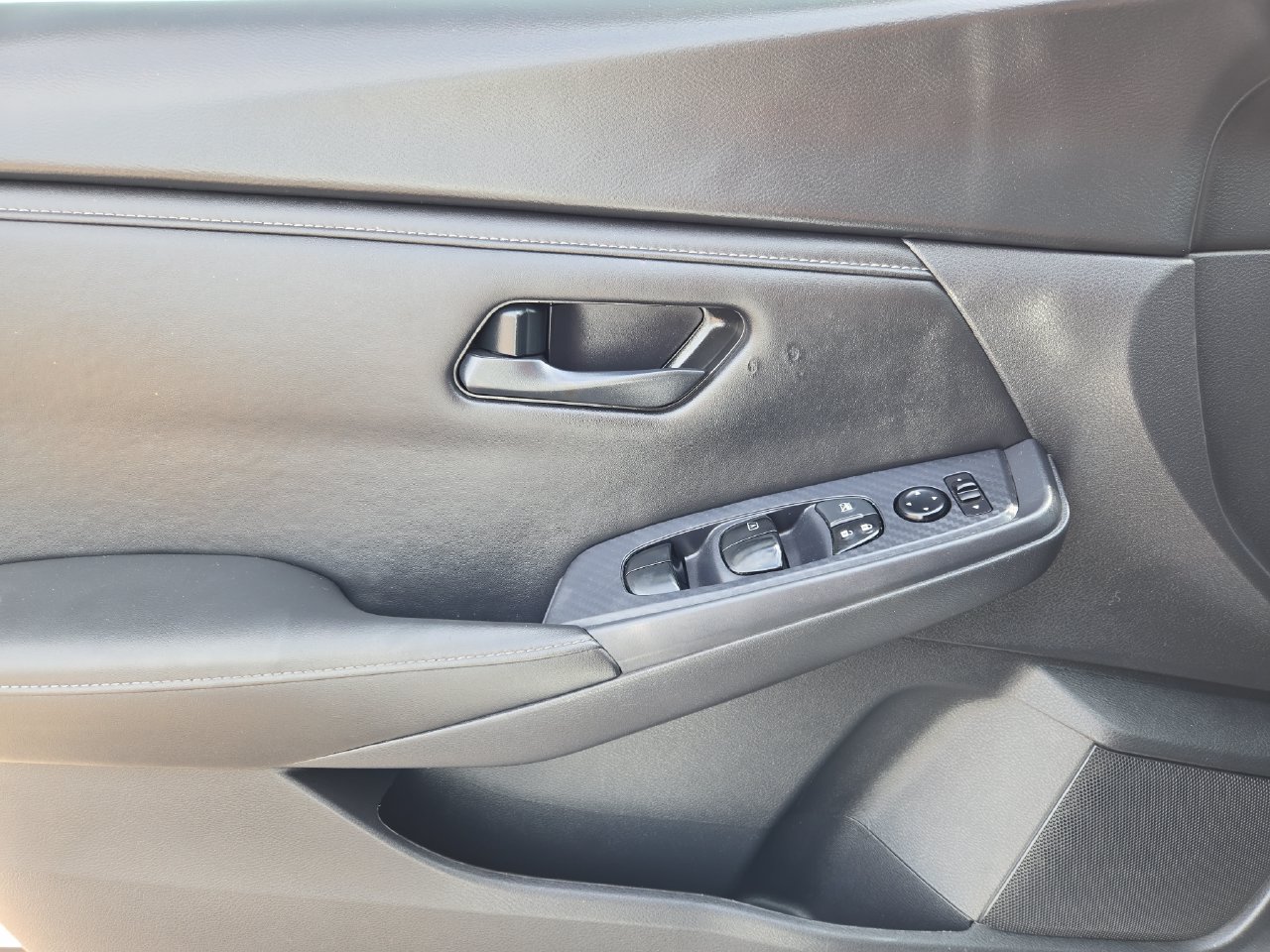 Used 2024 Nissan Sentra S FWD image 18