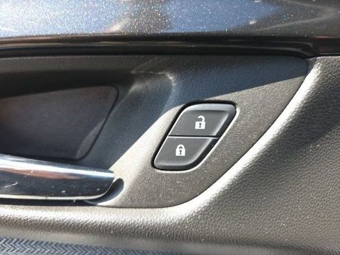Used 2025 Chevrolet TrailBlazer LT FWD image 12