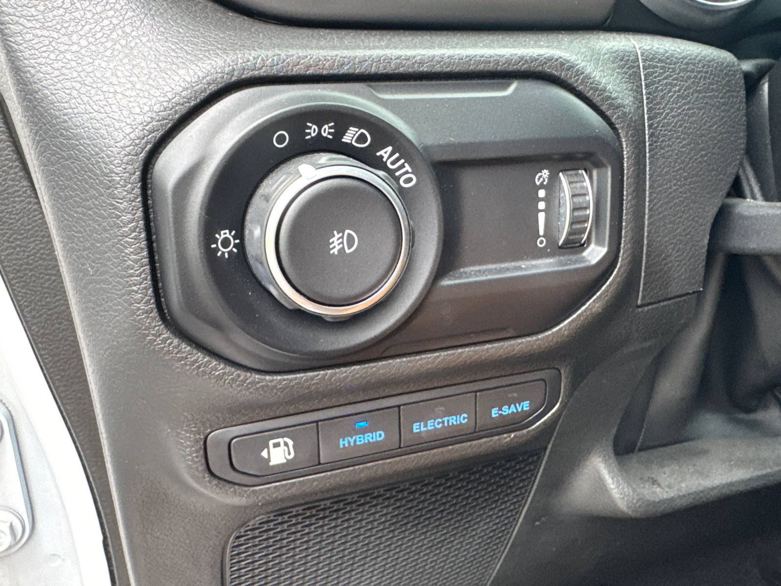 Used 2023 Jeep Wrangler Unlimited Rubicon 4xe w/ Safety Group AWD/4WD image 34