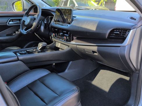 Used 2021 Nissan Rogue SL w/ Premium Package image 23