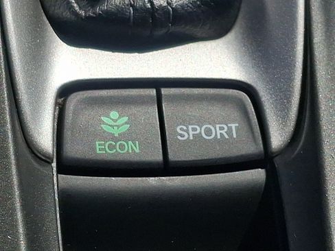 Used 2018 Honda Accord Sport image 25