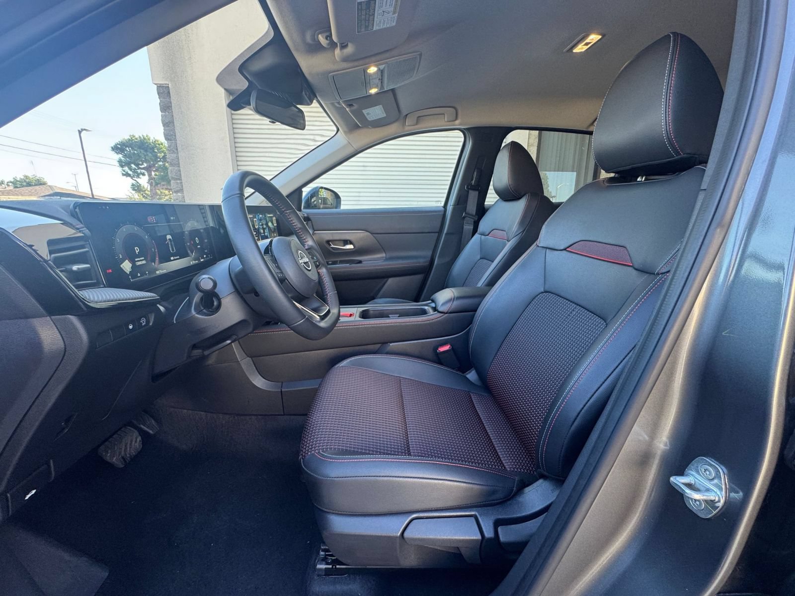Used 2026 Nissan Kicks SR FWD image 26