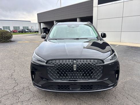 New 2026 Lincoln Aviator AWD w/ Jet Appearance Package image 2