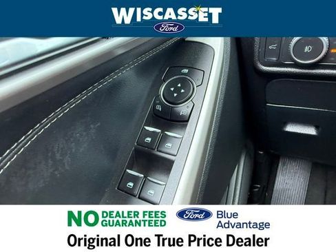 Certified 2022 Ford Explorer XLT w/ Equipment Group 202A image 34