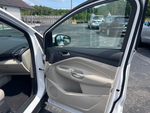 Used 2017 Ford Escape Titanium FWD image 20