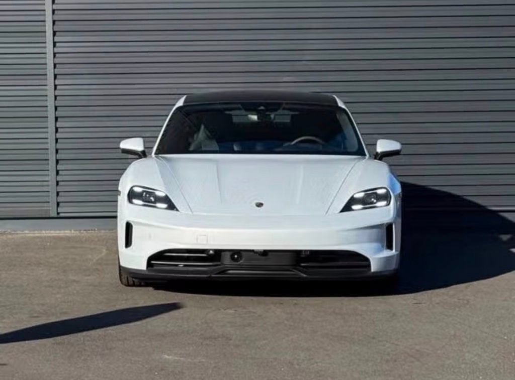 Used 2025 Porsche Taycan AWD/4WD image 8