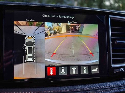 New 2026 Chrysler Pacifica Pinnacle w/ Trailer Tow Group AWD/4WD image 24