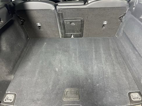 Used 2025 Volvo XC60 B5 Plus image 27